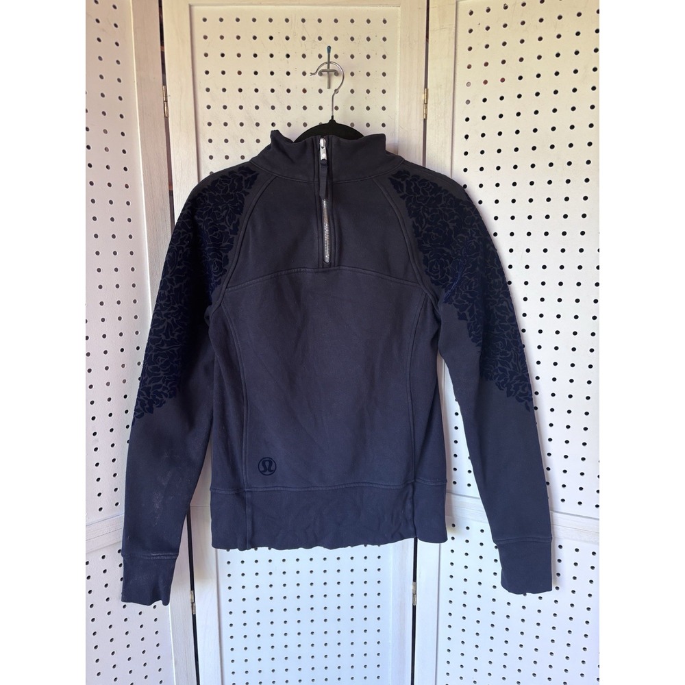 LULULEMON Flock Floral Velvet 1/4 Zip Pullover Sweatshirt Navy Blue Size 6 *Flaw